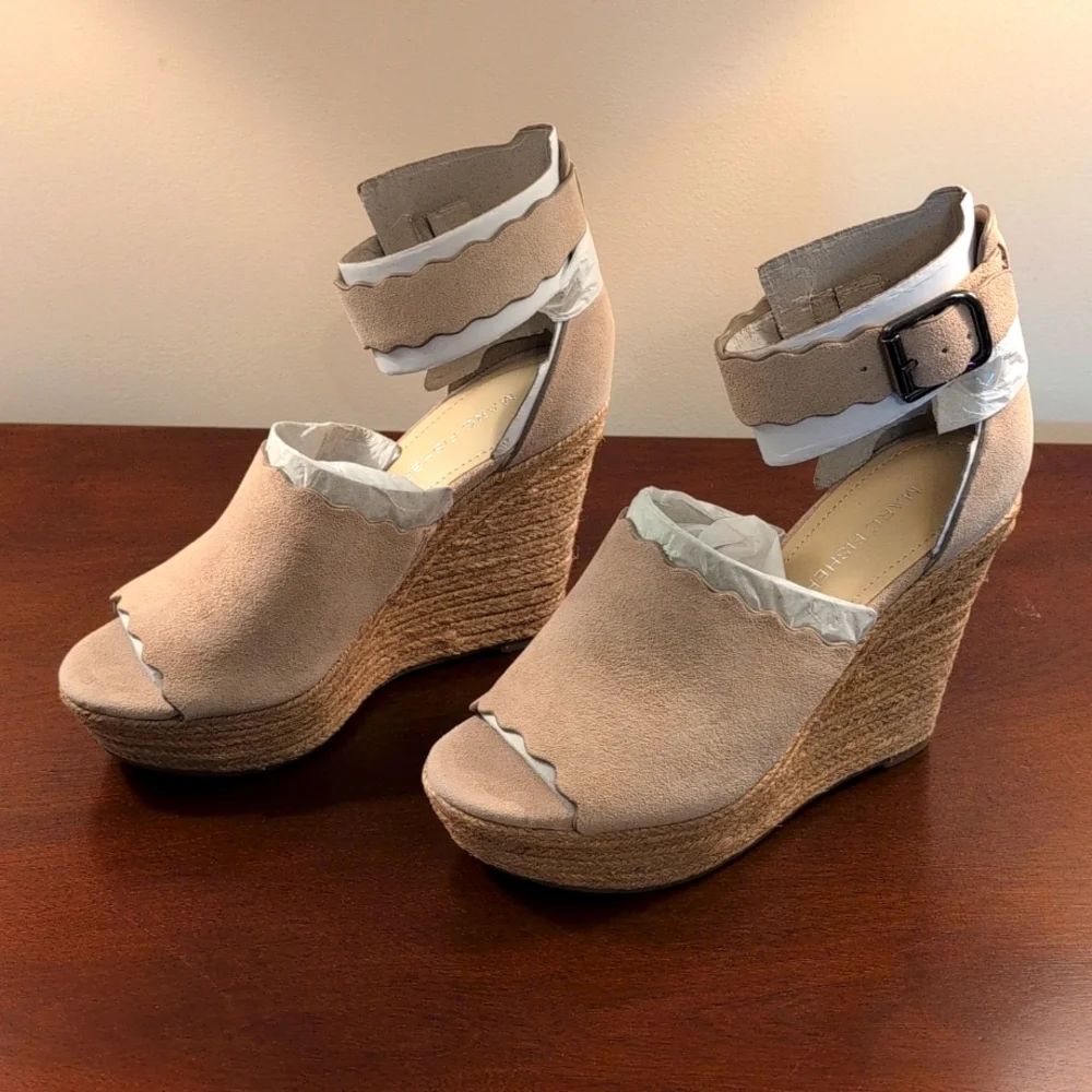 SALE🎉 Marc Fisher Haya Scalloped Ankle Strap Espadrille Wedge - Picture 2 of 9